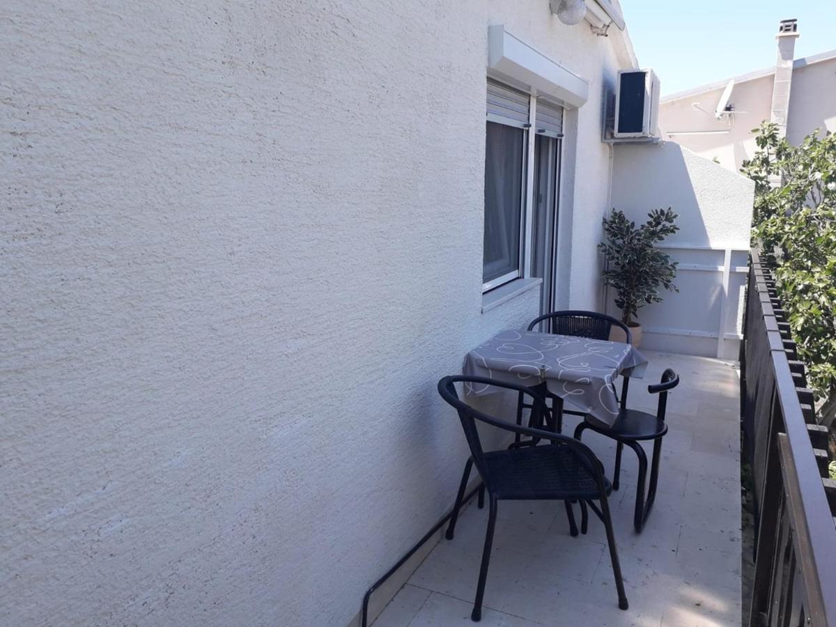 Apartments Carev 1293 Jezera Luaran gambar