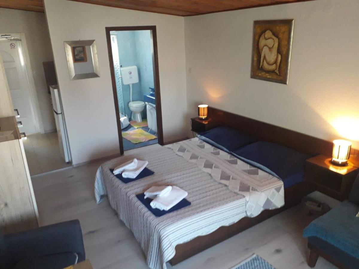 Apartments Carev 1293 Jezera Luaran gambar
