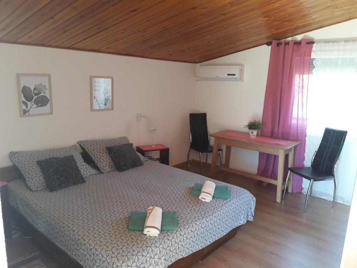 Apartments Carev 1293 Jezera Luaran gambar