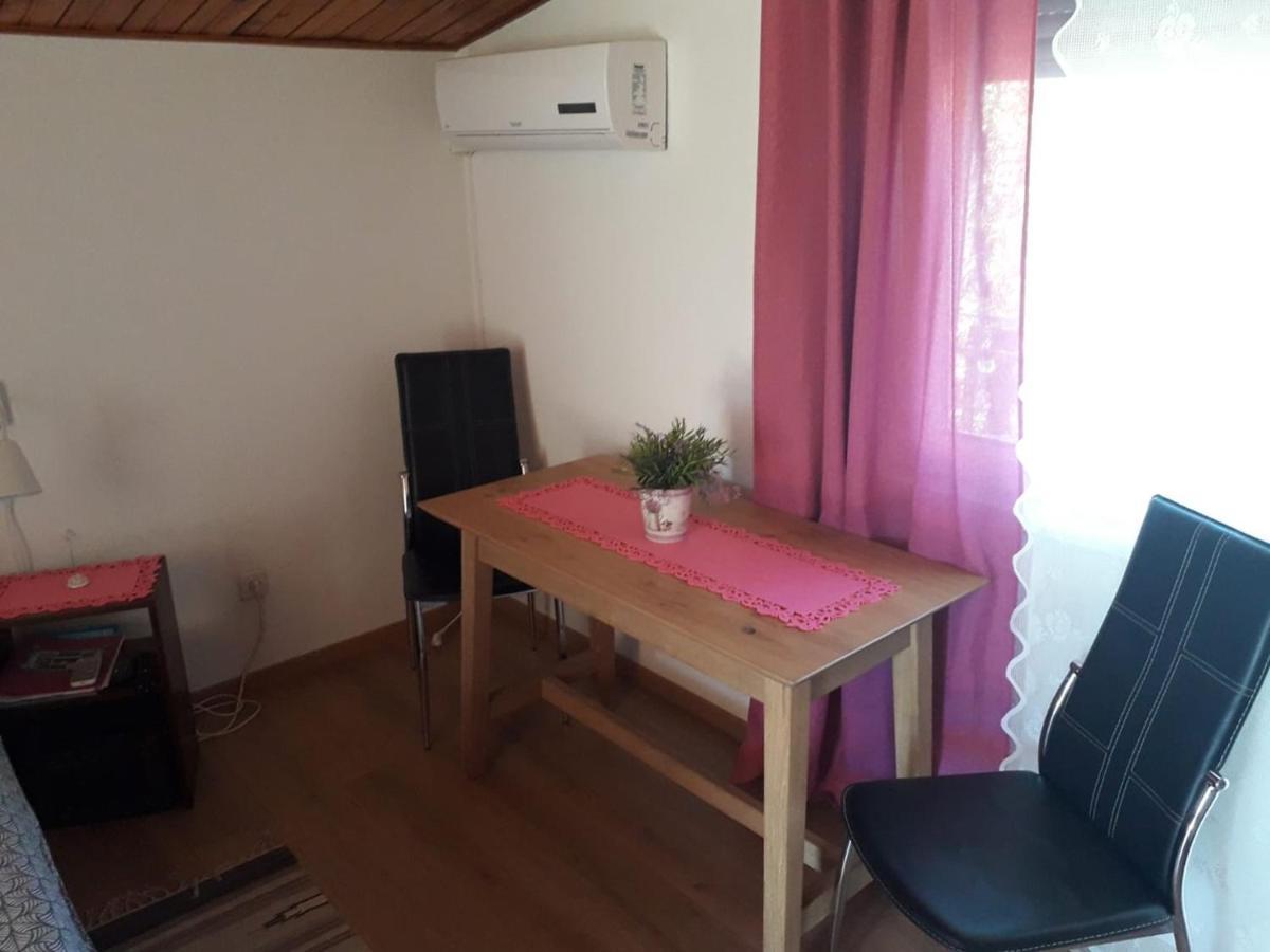 Apartments Carev 1293 Jezera Luaran gambar