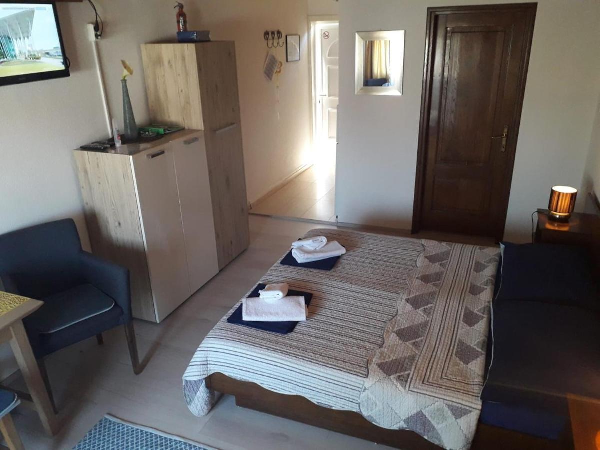 Apartments Carev 1293 Jezera Luaran gambar